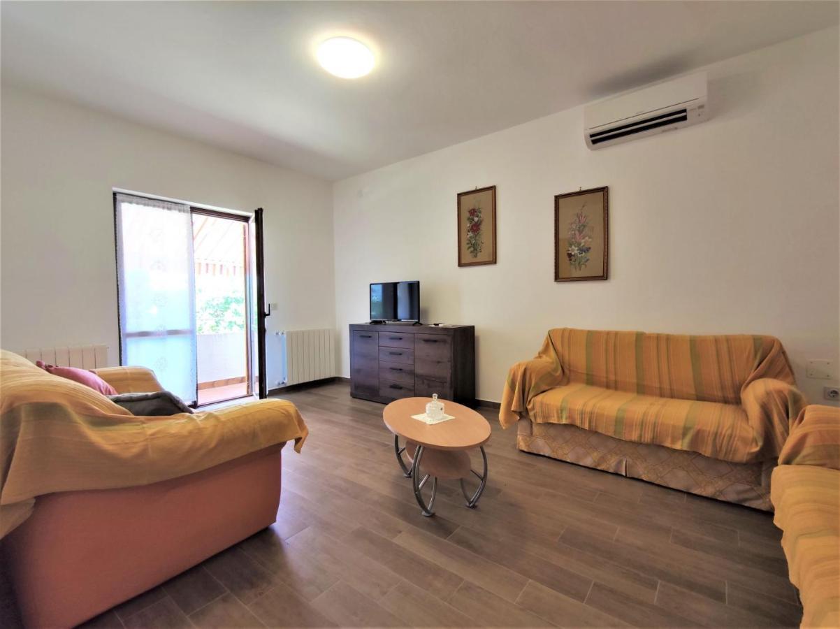Apartments Morena Rakalj Dış mekan fotoğraf