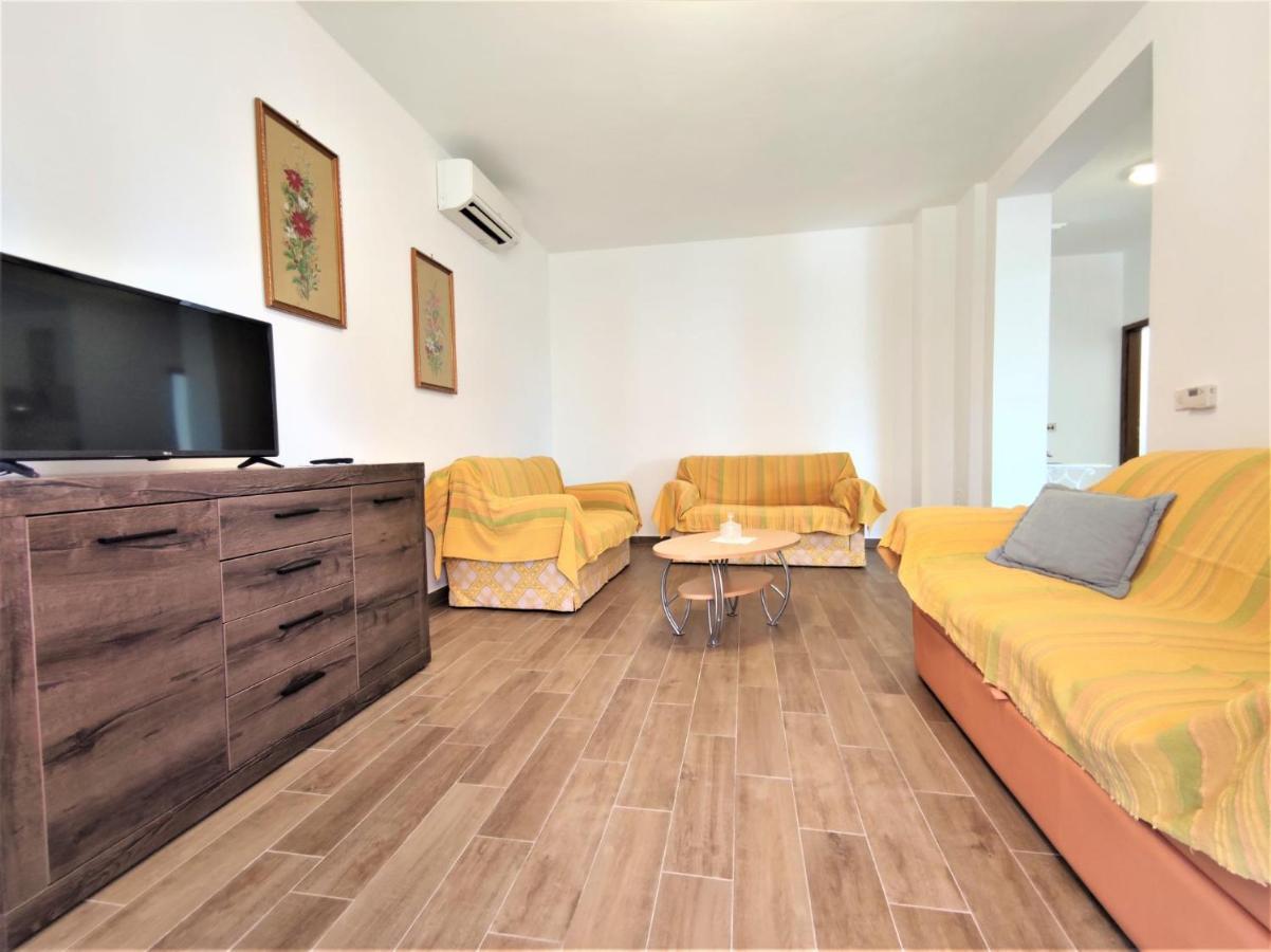 Apartments Morena Rakalj Dış mekan fotoğraf