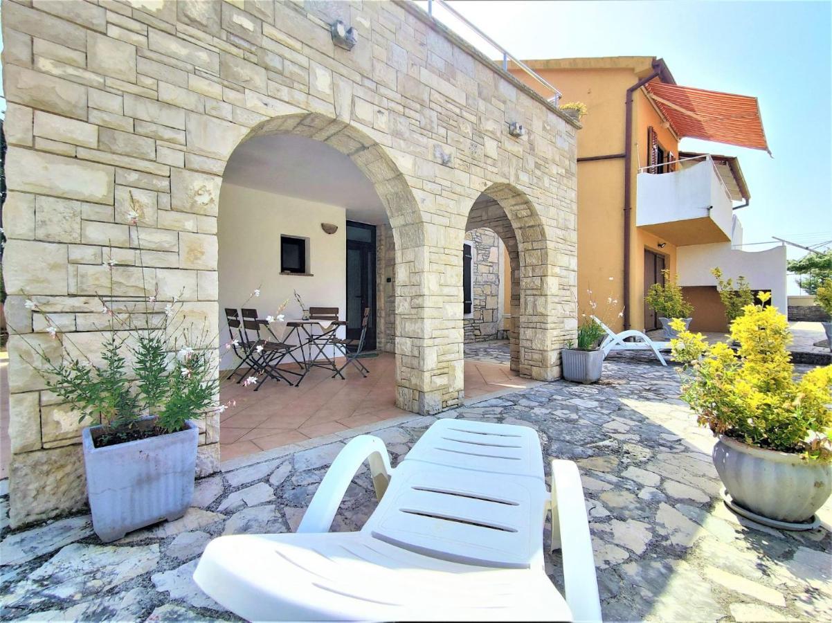 Apartments Morena Rakalj Dış mekan fotoğraf